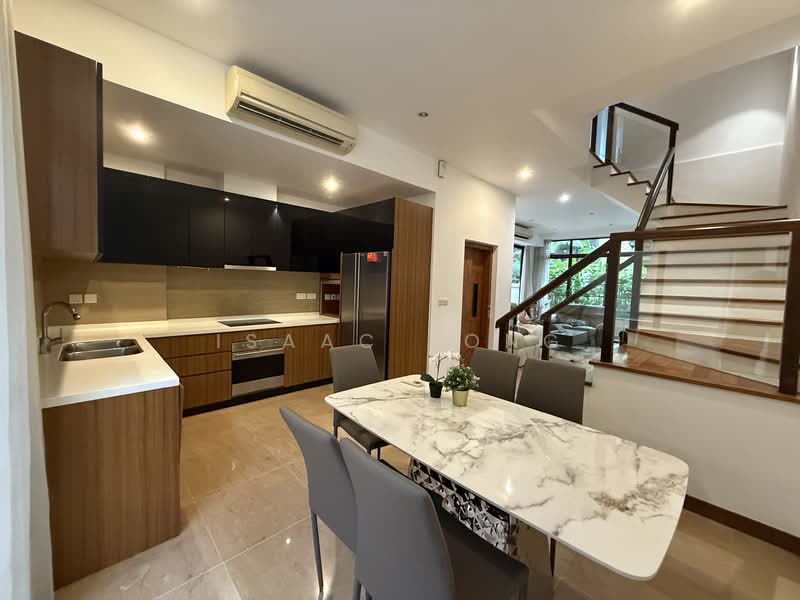 Eleven @ Holland, 11 Holland Link, 5 Bedrooms, 3,735 sqft, Cluster House For Sale, by Isaac Tong, 500107833 - Kitchen - PropertyGuru.com.sg