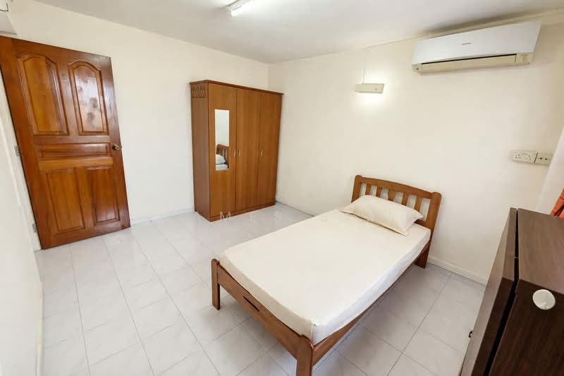 17 Lorong 7 Toa Payoh, 17 Lorong 7 Toa Payoh, Room Rental, 120 sqft, HDB Flat For Rent, by James Sim, 500107835 - Bedroom - PropertyGuru.com.sg