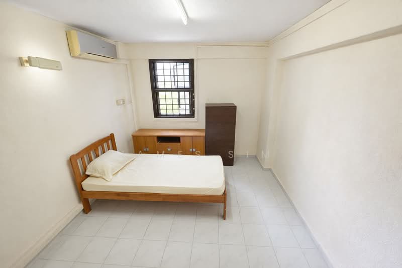 17 Lorong 7 Toa Payoh, 17 Lorong 7 Toa Payoh, Room Rental, 120 sqft, HDB Flat For Rent, by James Sim, 500107835 - Bedroom - PropertyGuru.com.sg