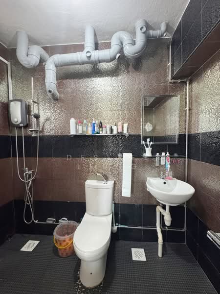 101B Punggol Field, 101B Punggol Field, 3 Bedrooms, 1,173 sqft, HDB Flat For Sale, by Desiree Leung, 500107839 - Bathroom - PropertyGuru.com.sg