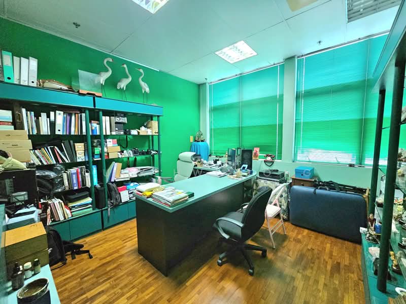 Unity Centre, 51 Bukit Batok Crescent, 926 sqft, Light Industrial (B1) For Sale, by Quek Hwi Jong, 500107848 - Study - CommercialGuru.com.sg