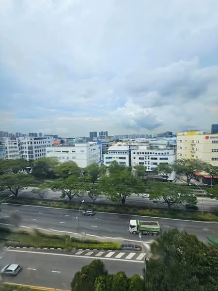Unity Centre, 51 Bukit Batok Crescent, 926 sqft, Light Industrial (B1) For Sale, by Quek Hwi Jong, 500107848 - Exterior - CommercialGuru.com.sg