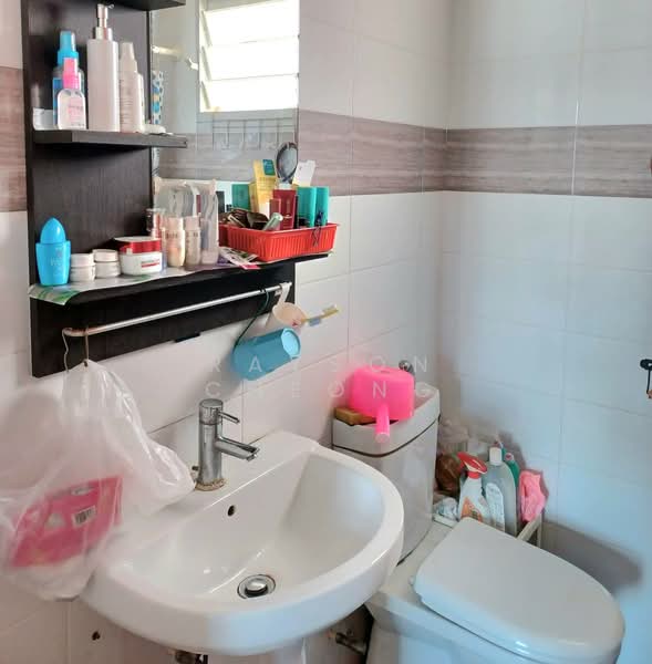 338A Anchorvale Crescent, 338A Anchorvale Crescent, 3 Bedrooms, 1,001 sqft, HDB Flat For Sale, by Rayson Cheong, 500107860 - Bathroom - PropertyGuru.com.sg