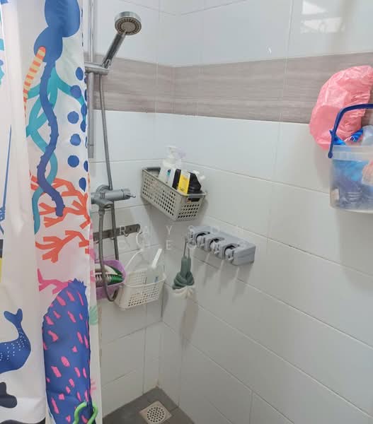 338A Anchorvale Crescent, 338A Anchorvale Crescent, 3 Bedrooms, 1,001 sqft, HDB Flat For Sale, by Rayson Cheong, 500107860 - Bathroom - PropertyGuru.com.sg