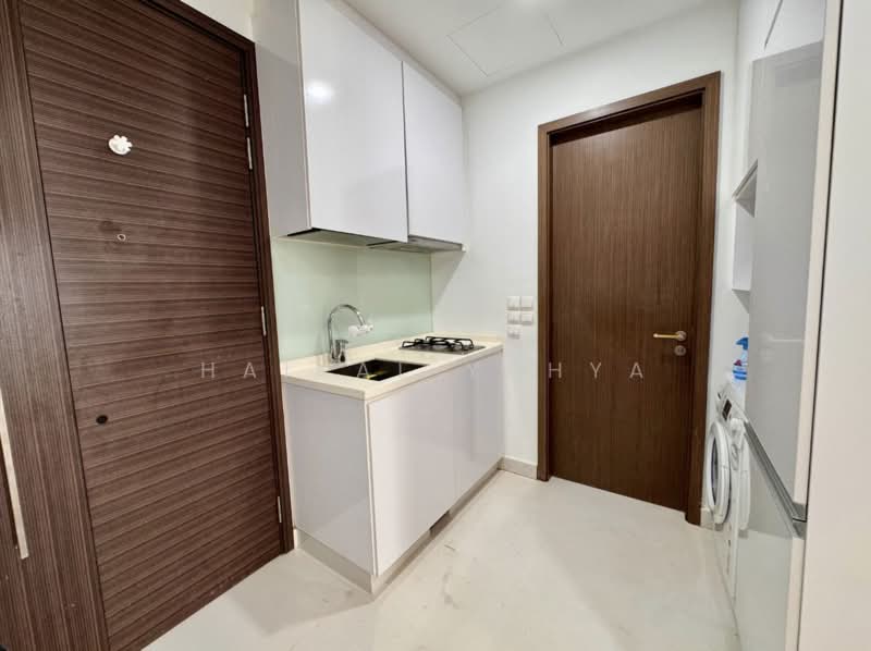 Smart Suites, 302 Sims Avenue, 1 Bedroom, 452 sqft, Condominium For Rent, by Haikal Yahya, 500107863 - Kitchen - PropertyGuru.com.sg