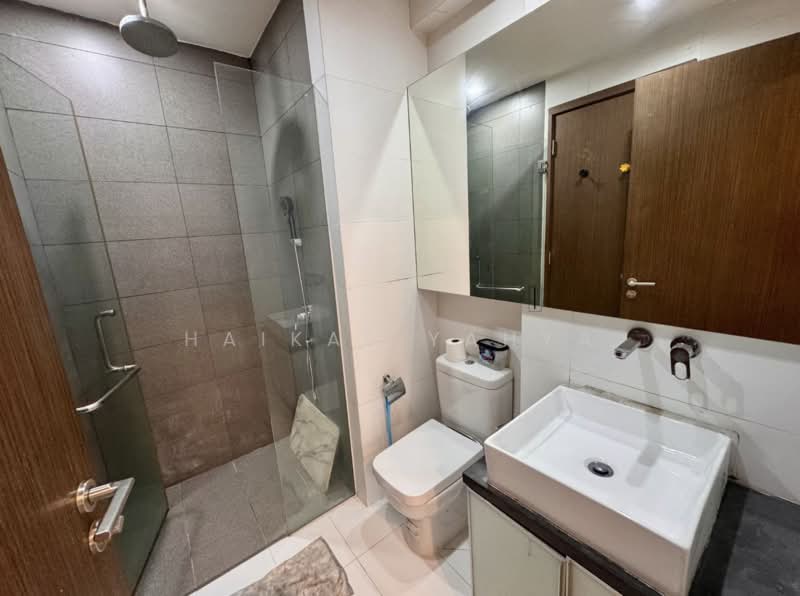 Smart Suites, 302 Sims Avenue, 1 Bedroom, 452 sqft, Condominium For Rent, by Haikal Yahya, 500107863 - Bathroom - PropertyGuru.com.sg