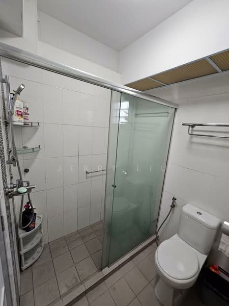 312C Clementi Avenue 4, 312C Clementi Avenue 4, 3 Bedrooms, 1,216 sqft, HDB Flat For Sale, by Jerry Liu, 500107865 - Bathroom - PropertyGuru.com.sg