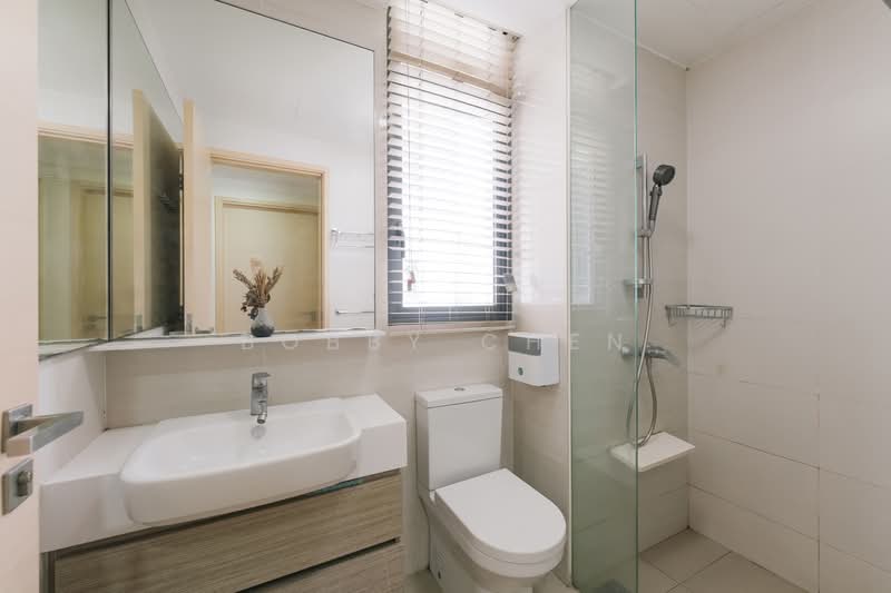 The Luxurie, 21 Compassvale Road, 3 Bedrooms, 1,001 sqft, Condominium For Rent, by Bobby Chen, 500107872 - Bathroom - PropertyGuru.com.sg