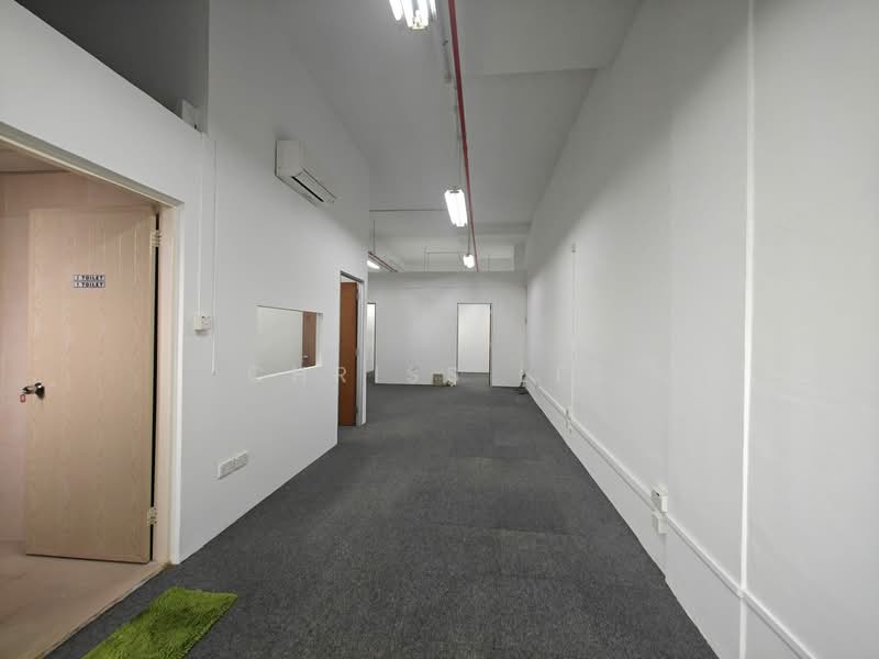 Oxley BizHub, 61 Ubi Road 1, 1,173 sqft, Light Industrial (B1) For Rent, by Chriss Lee, 500107880 - Corridor - CommercialGuru.com.sg
