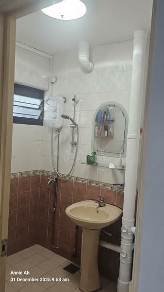 36 Marsiling Drive, 36 Marsiling Drive, 3 Bedrooms, 1,335 sqft, HDB Flat For Sale, by Annie Huang, 500107882 - Bathroom - PropertyGuru.com.sg
