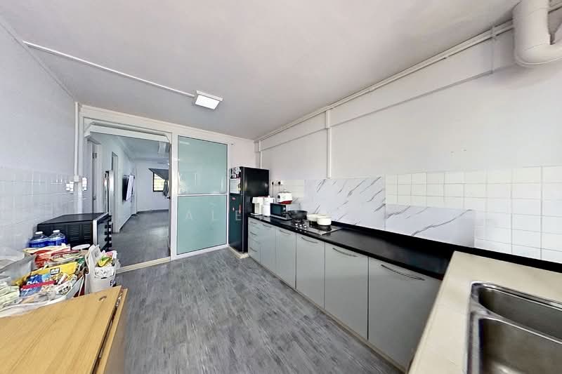 210 Yishun Street 21, 210 Yishun Street 21, 2 Bedrooms, 721 sqft, HDB Flat For Sale, by Alex Lee, 500107910 - Kitchen - PropertyGuru.com.sg