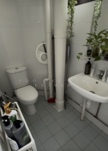 263 Jurong East Street 24, 263 Jurong East Street 24, Room Rental, 180 sqft, HDB Flat For Rent, by Foo Tee Kim Esther, 500107911 - Bathroom - PropertyGuru.com.sg
