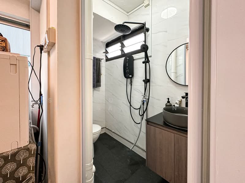 113 Bedok North Street 2, 113 Bedok North Street 2, 1 Bedroom, 474 sqft, HDB Flat For Sale, by Siti Nurainina Binte Saaet (Nina Saaet), 500107926 - Bathroom - PropertyGuru.com.sg