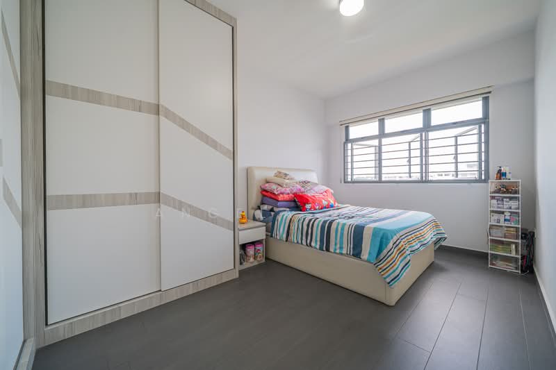 618B Tampines Street 61, 618B Tampines Street 61, 3 Bedrooms, 1,216 sqft, HDB Flat For Sale, by Angela Lee, 500107941 - Master Bedroom - PropertyGuru.com.sg
