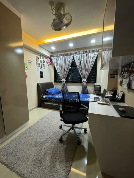 932A Hougang Avenue 9, 932A Hougang Avenue 9, 3 Bedrooms, 990 sqft, HDB Flat For Sale, by Maybeline Chin, 500107942 - Bedroom - PropertyGuru.com.sg