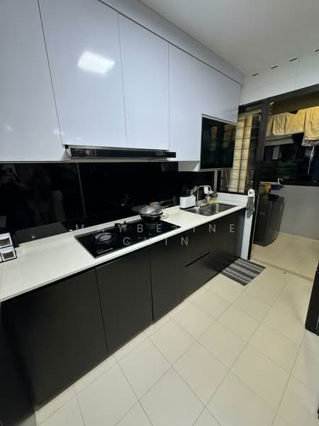 932A Hougang Avenue 9, 932A Hougang Avenue 9, 3 Bedrooms, 990 sqft, HDB Flat For Sale, by Maybeline Chin, 500107942 - Kitchen - PropertyGuru.com.sg