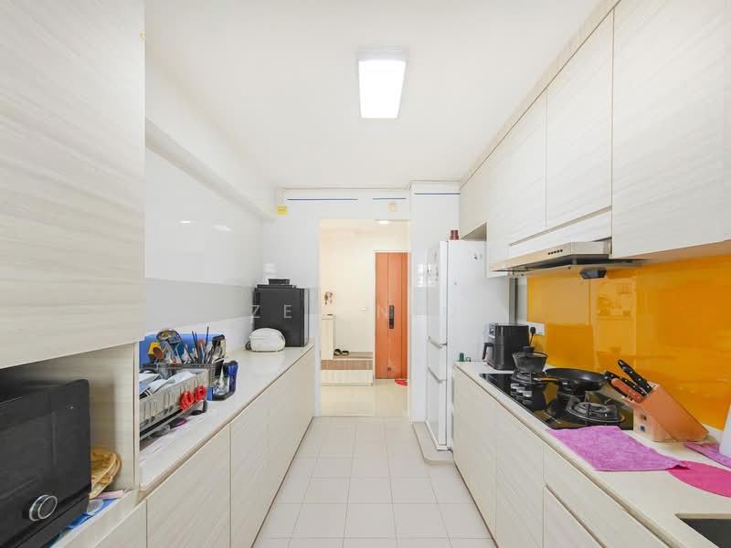 812A Choa Chu Kang Avenue 7, 812A Choa Chu Kang Avenue 7, 3 Bedrooms, 1,216 sqft, HDB Flat For Sale, by Zen Neo, 500107961 - Kitchen - PropertyGuru.com.sg