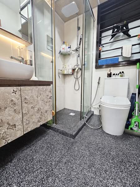 365C Upper Serangoon Road, 365C Upper Serangoon Road, 2 Bedrooms, 721 sqft, HDB Flat For Sale, by Clara Lian, 500107980 - Bathroom - PropertyGuru.com.sg