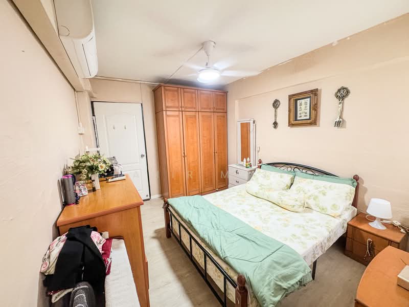 520 Bedok North Avenue 1, 520 Bedok North Avenue 1, 2 Bedrooms, 721 sqft, HDB Flat For Sale, by Shahir Majid, 500107983 - Bedroom - PropertyGuru.com.sg