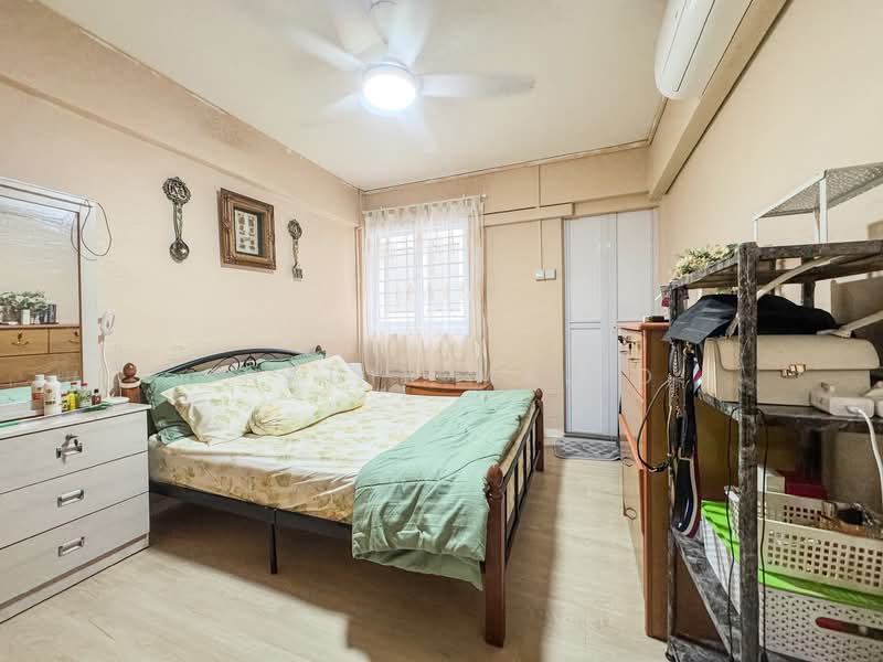 520 Bedok North Avenue 1, 520 Bedok North Avenue 1, 2 Bedrooms, 721 sqft, HDB Flat For Sale, by Shahir Majid, 500107983 - Bedroom - PropertyGuru.com.sg