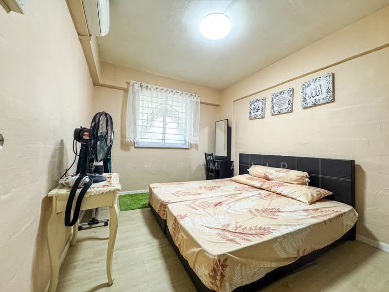 520 Bedok North Avenue 1, 520 Bedok North Avenue 1, 2 Bedrooms, 721 sqft, HDB Flat For Sale, by Shahir Majid, 500107983 - Bedroom - PropertyGuru.com.sg