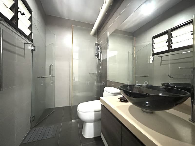 299A Compassvale Street, 299A Compassvale Street, 3 Bedrooms, 1,012 sqft, HDB Flat For Sale, by Josephine Teo, 500107988 - Bathroom - PropertyGuru.com.sg