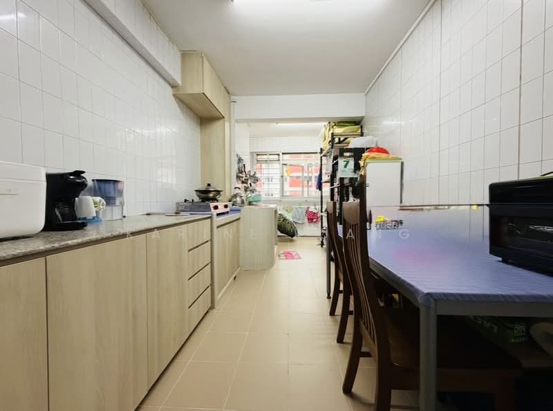 186 Bukit Batok West Avenue 6, 186 Bukit Batok West Avenue 6, 3 Bedrooms, 1,205 sqft, HDB Flat For Sale, by Karine Kuang, 500108001 - Kitchen - PropertyGuru.com.sg