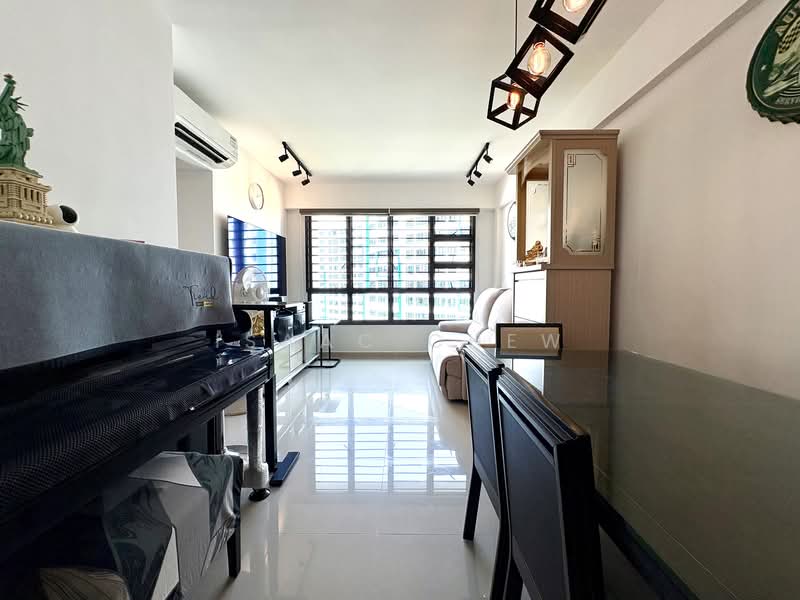 334A Yishun Riverwalk, 334A Yishun Street 31, 2 Bedrooms, 721 sqft, HDB Flat For Sale, by Isaac Chew, 500108002 - Living Room - PropertyGuru.com.sg