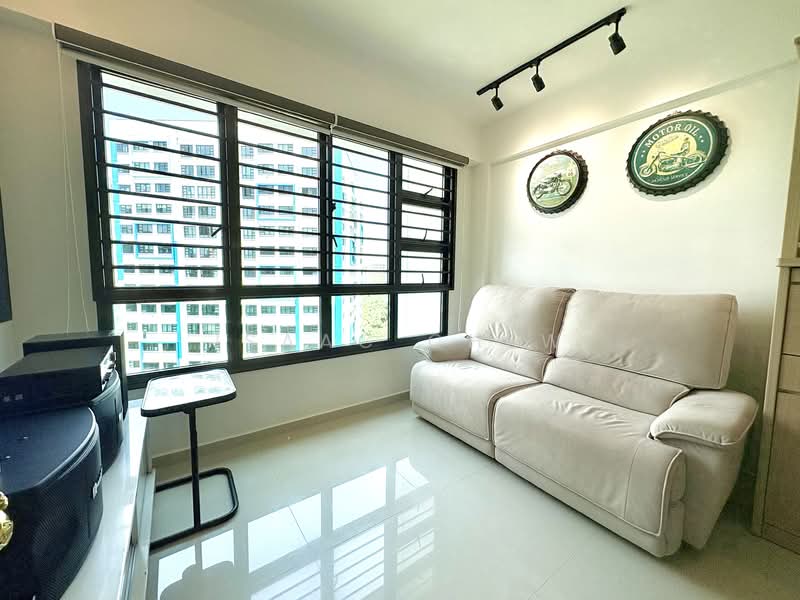 334A Yishun Riverwalk, 334A Yishun Street 31, 2 Bedrooms, 721 sqft, HDB Flat For Sale, by Isaac Chew, 500108002 - Living Room - PropertyGuru.com.sg