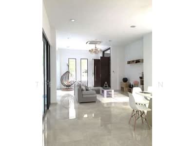 For Rent - ⭐️⭐️LANDED7772⭐️ 3-storey Semi-detached Dwelling House with Attic and swimming Pool