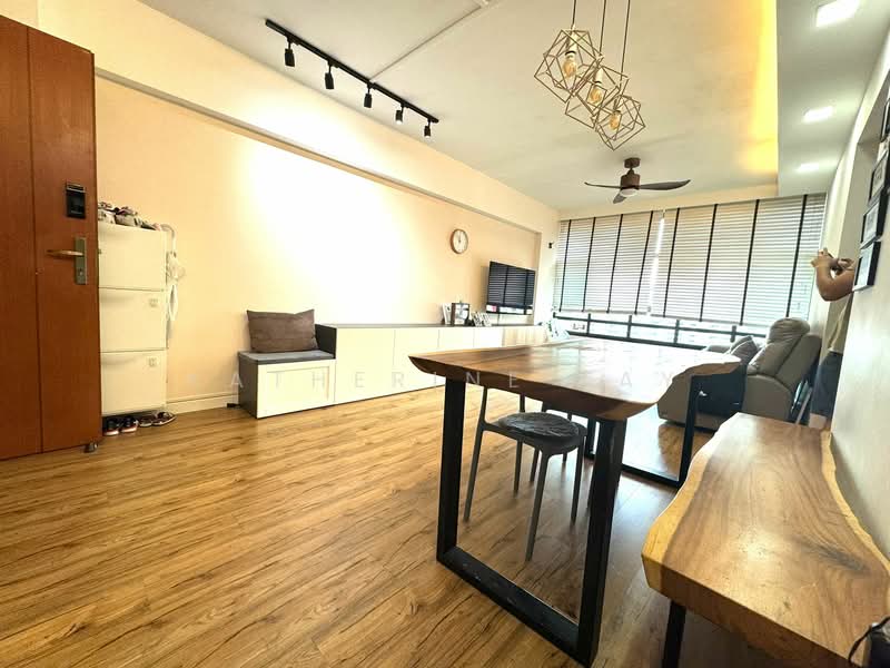 2C Sri Geylang Serai, 2C Geylang Serai, 3 Bedrooms, 1,001 sqft, HDB Flat For Sale, by Katherine Tay, 500108007 - Living Room- Always Bright & Breeze - PropertyGuru.com.sg