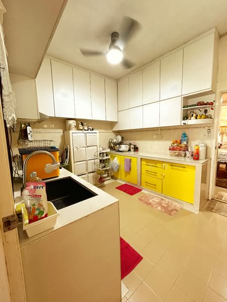 Pasir Ris Beach Park, Pasir Ris Heights, 4 Bedrooms, 3,500 sqft, Terraced House For Sale, by S Shahlan, 500108021 - Kitchen - PropertyGuru.com.sg