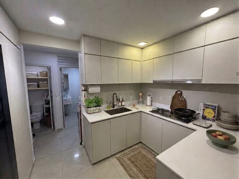 The Vales, 85 Anchorvale Crescent, 4 Bedrooms, 1,668 sqft, Condominium For Sale, by Jenny Lee Siew Chuen, 500108031 - Kitchen - PropertyGuru.com.sg
