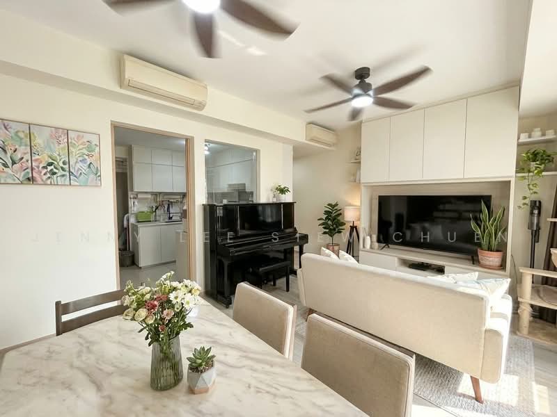 The Vales, 85 Anchorvale Crescent, 4 Bedrooms, 1,668 sqft, Condominium For Sale, by Jenny Lee Siew Chuen, 500108031 - Living Room - PropertyGuru.com.sg