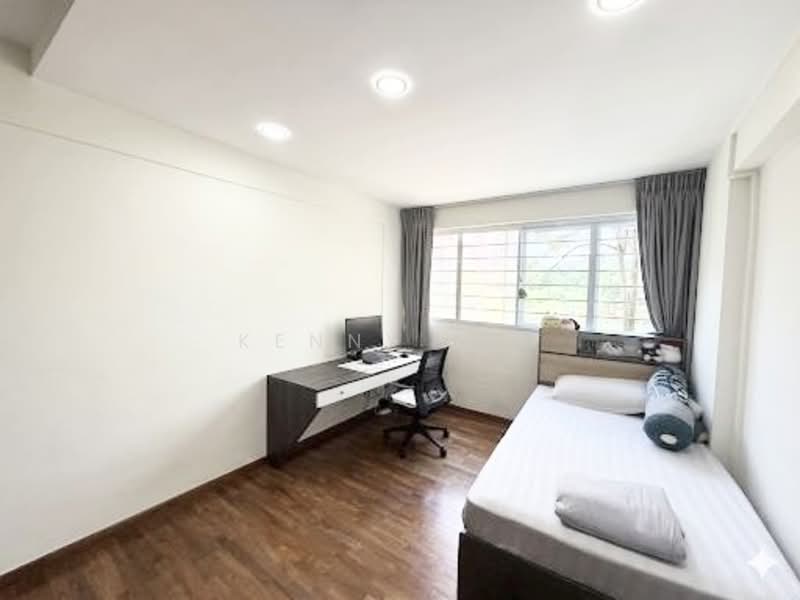 642 Ang Mo Kio Avenue 5, 642 Ang Mo Kio Avenue 5, 3 Bedrooms, 1,302 sqft, HDB Flat For Sale, by Kenny Teo, 500108037 - Bedroom - PropertyGuru.com.sg