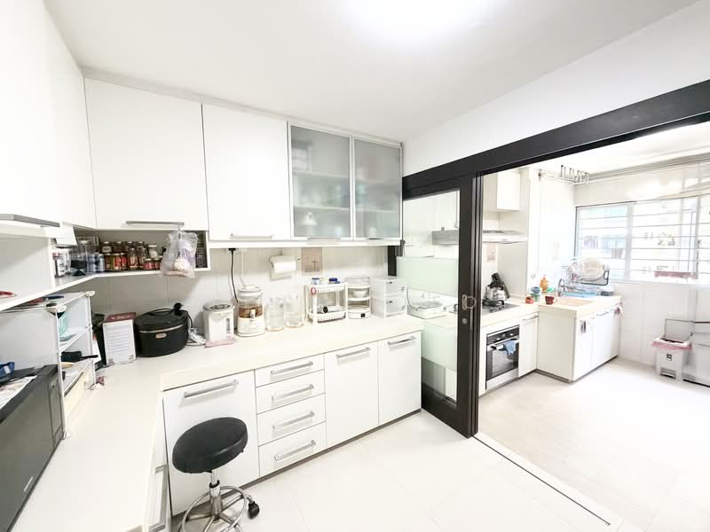 642 Ang Mo Kio Avenue 5, 642 Ang Mo Kio Avenue 5, 3 Bedrooms, 1,302 sqft, HDB Flat For Sale, by Kenny Teo, 500108037 - Kitchen - PropertyGuru.com.sg