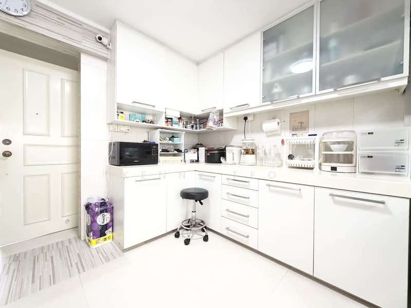 642 Ang Mo Kio Avenue 5, 642 Ang Mo Kio Avenue 5, 3 Bedrooms, 1,302 sqft, HDB Flat For Sale, by Kenny Teo, 500108037 - Kitchen - PropertyGuru.com.sg