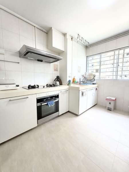 642 Ang Mo Kio Avenue 5, 642 Ang Mo Kio Avenue 5, 3 Bedrooms, 1,302 sqft, HDB Flat For Sale, by Kenny Teo, 500108037 - Kitchen - PropertyGuru.com.sg