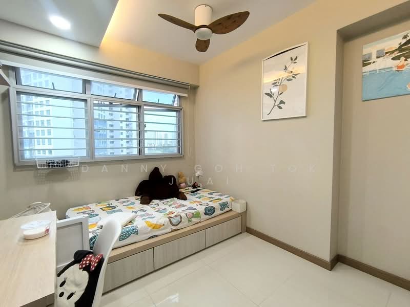 422B Northshore Dr, 422B Northshore Dr, 3 Bedrooms, 1,033 sqft, HDB Flat For Sale, by Danny Goh Tok Juai, 500108041 - Bedroom - PropertyGuru.com.sg