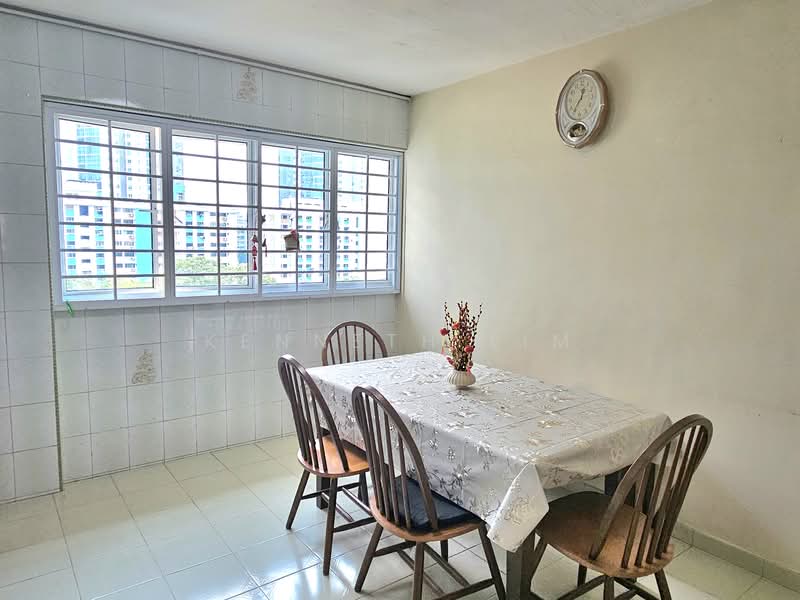 254 Bukit Batok East Avenue 4, 254 Bukit Batok East Avenue 4, 3 Bedrooms, 1,302 sqft, HDB Flat For Sale, by Kenneth Lim, 500108066 - Dining Room - PropertyGuru.com.sg