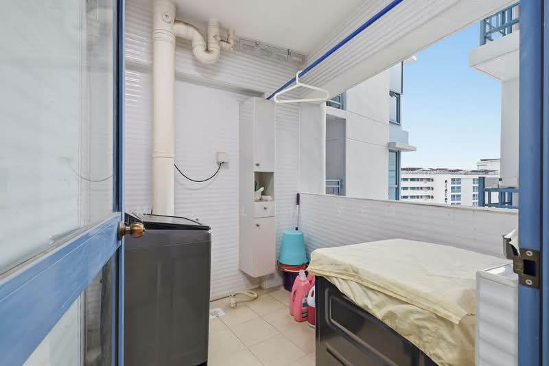 468D Admiralty Drive, 468D Admiralty Drive, 4 Bedrooms, 1,475 sqft, HDB Flat For Sale, by Marylyn Yeo, 500108067 - Balcony - PropertyGuru.com.sg