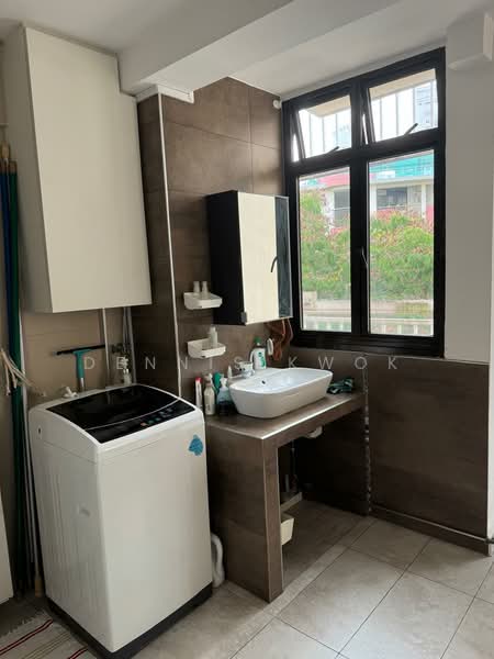 111 Commonwealth Crescent, 111 Commonwealth Crescent, Room Rental, 130 sqft, HDB Flat For Rent, by Dennis Kwok, 500108072 - Bathroom - PropertyGuru.com.sg