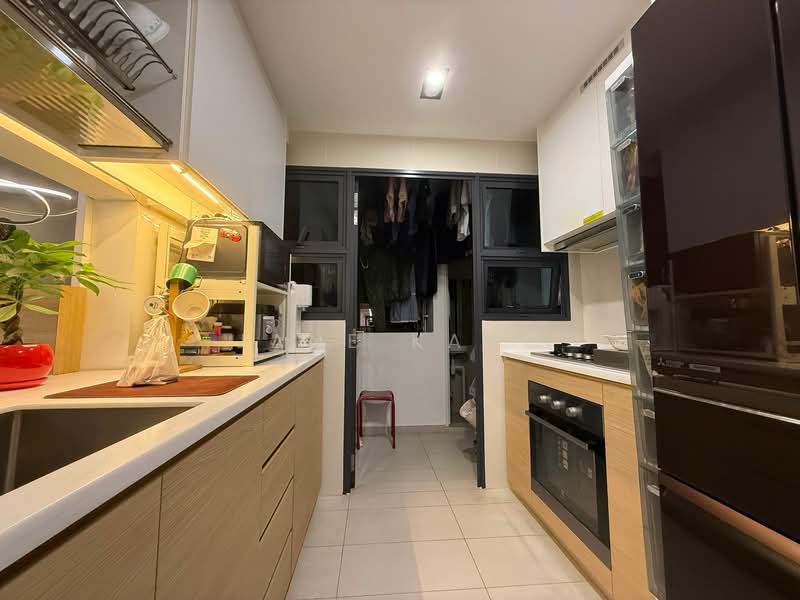 Treasure at Tampines, 49 Tampines Lane, 3 Bedrooms, 1,033 sqft, Condominium For Sale, by Jane Kang, 500108073 - Kitchen - PropertyGuru.com.sg