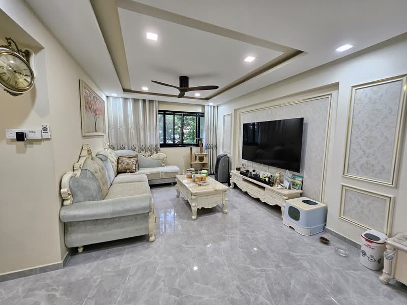 217 Lorong 8 Toa Payoh, 217 Lorong 8 Toa Payoh, 3 Bedrooms, 1,259 sqft, HDB Flat For Sale, by Khairul Jalal, 500108086 - Living Room - PropertyGuru.com.sg