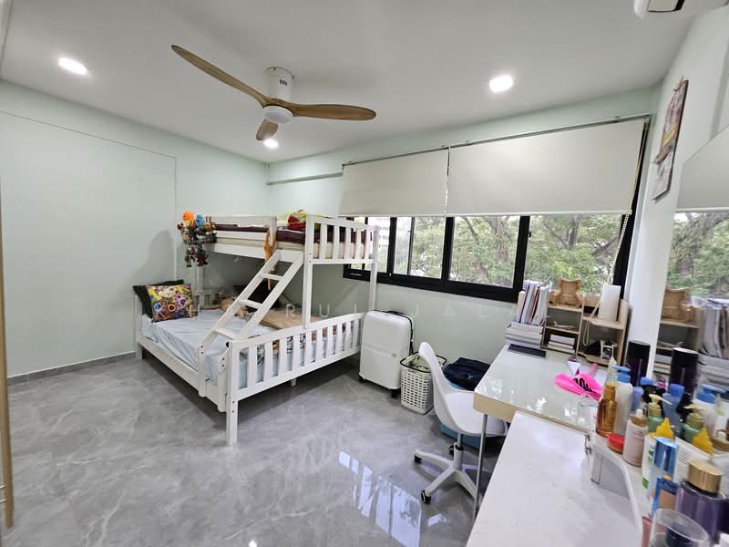 217 Lorong 8 Toa Payoh, 217 Lorong 8 Toa Payoh, 3 Bedrooms, 1,259 sqft, HDB Flat For Sale, by Khairul Jalal, 500108086 - Bedroom 1 - PropertyGuru.com.sg