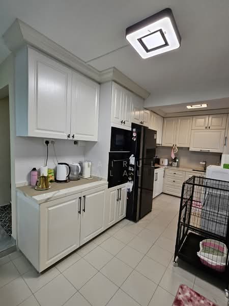 217 Lorong 8 Toa Payoh, 217 Lorong 8 Toa Payoh, 3 Bedrooms, 1,259 sqft, HDB Flat For Sale, by Khairul Jalal, 500108086 - Kitchen - PropertyGuru.com.sg