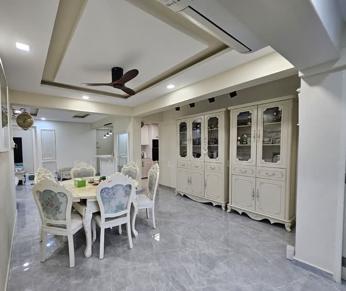 217 Lorong 8 Toa Payoh, 217 Lorong 8 Toa Payoh, 3 Bedrooms, 1,259 sqft, HDB Flat For Sale, by Khairul Jalal, 500108086 - Dining Room - PropertyGuru.com.sg