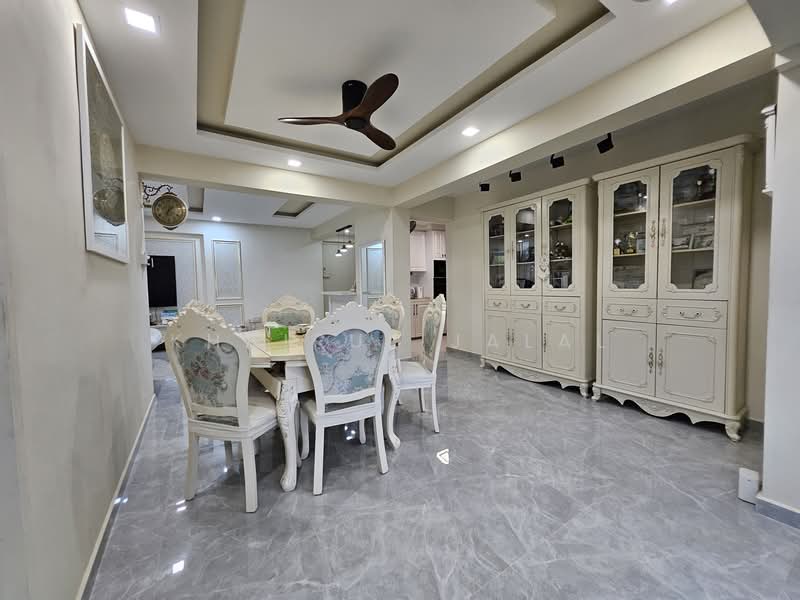 217 Lorong 8 Toa Payoh, 217 Lorong 8 Toa Payoh, 3 Bedrooms, 1,259 sqft, HDB Flat For Sale, by Khairul Jalal, 500108086 - Dining Room - PropertyGuru.com.sg