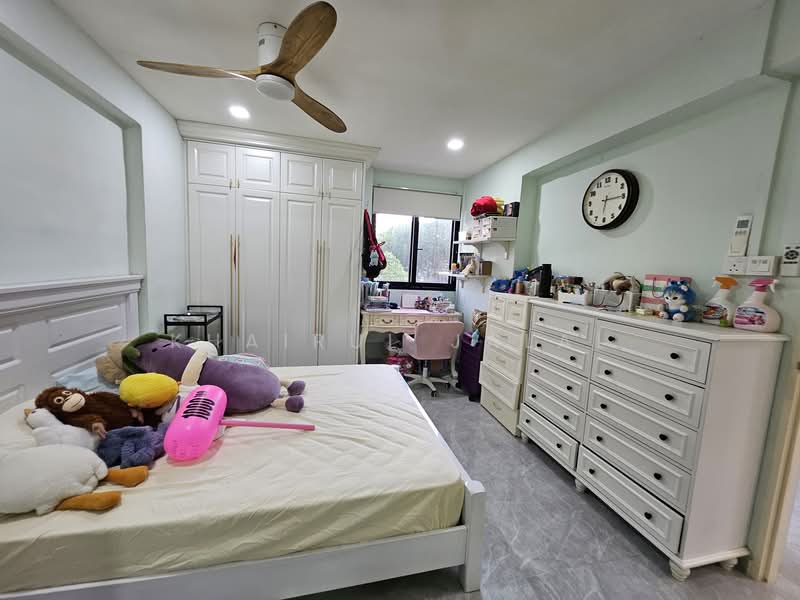 217 Lorong 8 Toa Payoh, 217 Lorong 8 Toa Payoh, 3 Bedrooms, 1,259 sqft, HDB Flat For Sale, by Khairul Jalal, 500108086 - Master Bedroom - PropertyGuru.com.sg