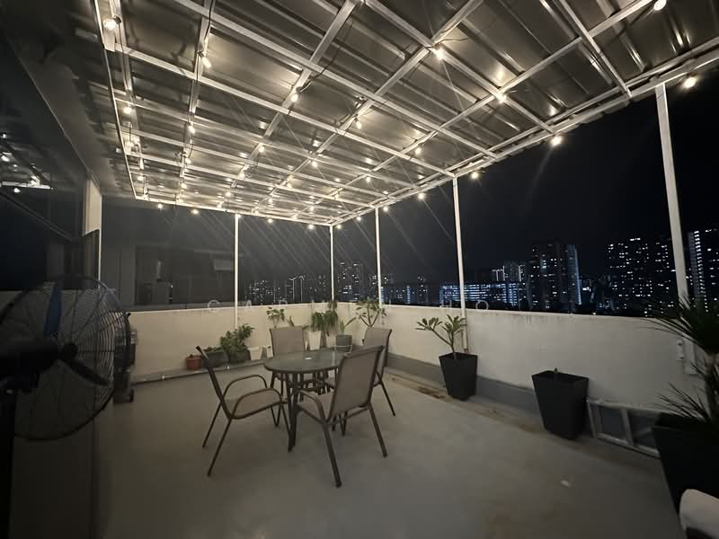 Midview City, 18 Sin Ming Lane, 676 sqft, Light Industrial (B1) For Rent, by Carmen Ho, 500108088 - Balcony - CommercialGuru.com.sg